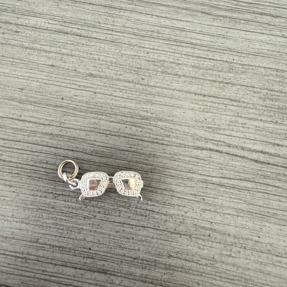Azendi Sterling Silver Sunglasses Charm